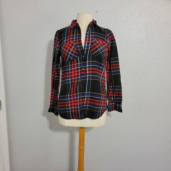 Maurices double pocket plaid button down shirt - Picture 3 of 9